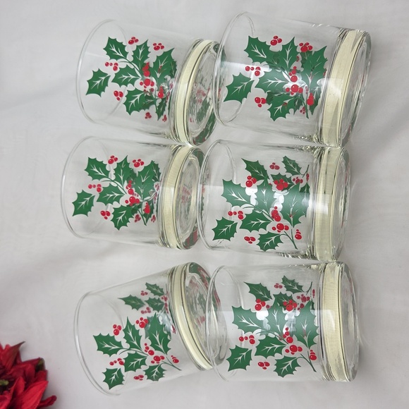 Indiana Holly Christmas Tumbler Glasses - Picture 4 of 11
